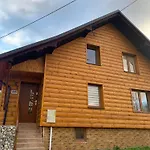 Dom W Górach Z Bilardem
